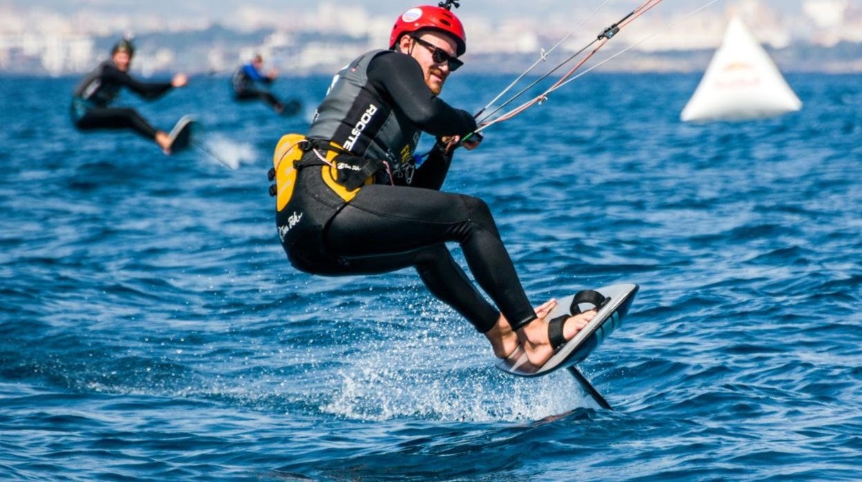 Denis Taradin en un momento de la regata de hoy en el CN S'Arenal