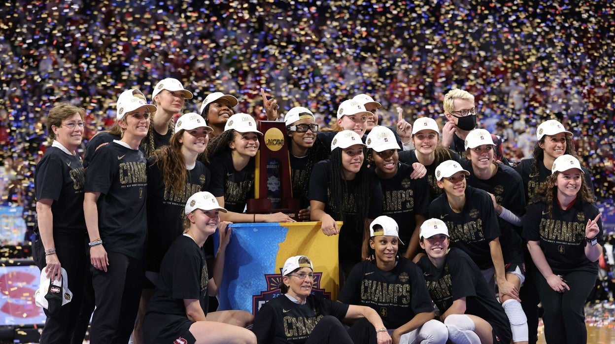 Las jugadoras de Stanford, celebrando el título