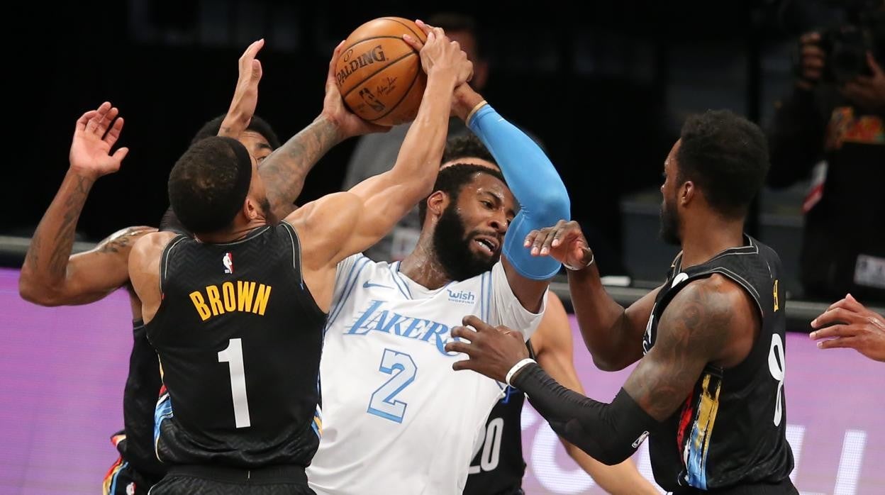 Andre Drummond fue la estrella de los Lakers