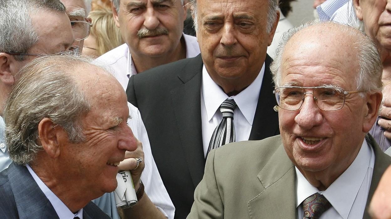 Josep Mussons sonríe junto a Josep lluis Núñez