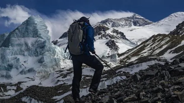 Nuevas normas en el Everest: habrá que sacar turno para subir a la cima