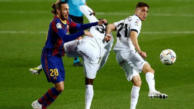 Koeman mantiene la confianza intacta en Mingueza