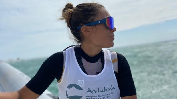 Blanca Manchón, obligada a dejar el Campeonato del Mundo de RS:X ‘Gotas de Oro’ que se disputa en la bahía de Cádiz