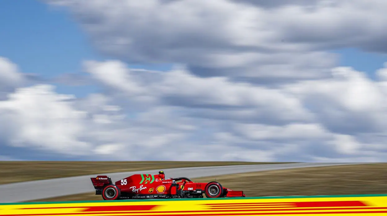 El coche de Carlos Sainz, durante la clasificación