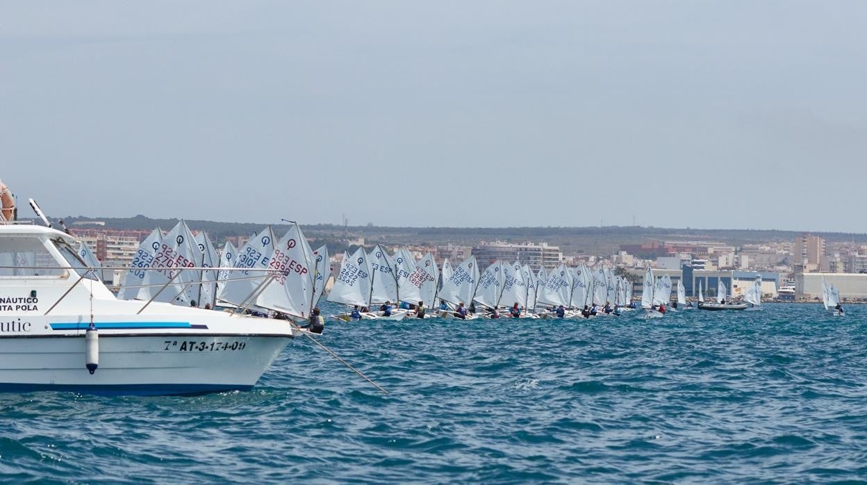 Pedro Adán, campeón del Valenciano de Optimist