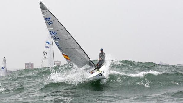 Cardona y Guitián se mantienen entre los diez primeros de la Finn Gold Cup