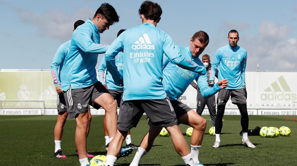 Zidane pide tirar de orgullo para ganar la segunda Liga consecutiva