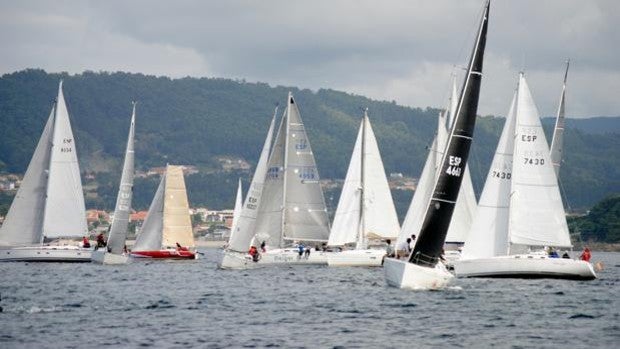 Buen nivel entre los inscritos en la Regata Almirante Rodríguez Toubes que comienza en Marín