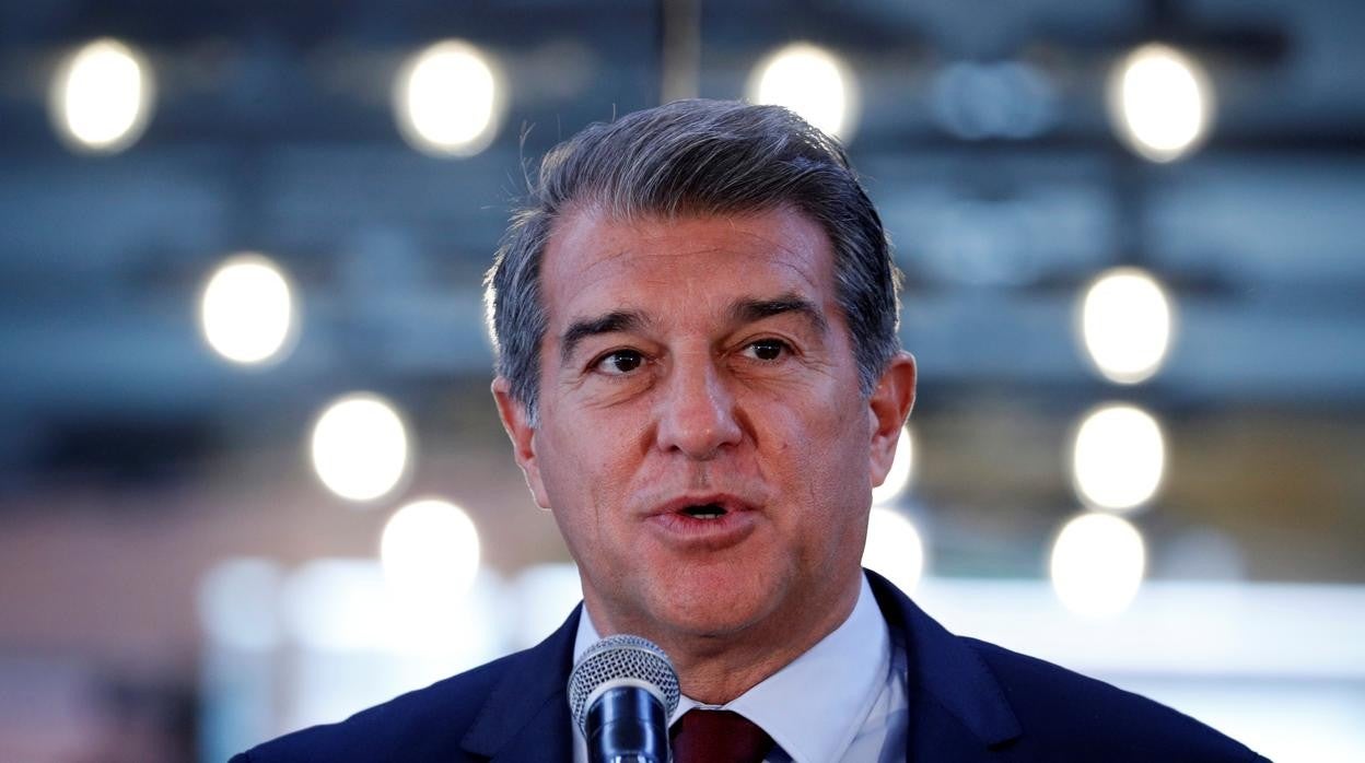 Laporta se dirige a los asistentes durante su discurso