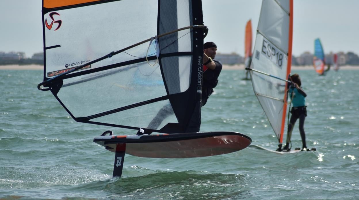 Comienza en Cádiz la Copa de España de Windsurf