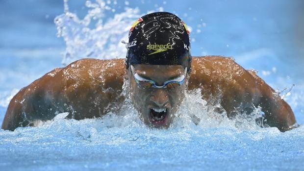 Hugo González consigue dos medallas en una hora