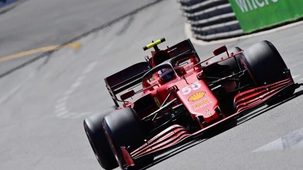 Carlos Sainz logra un podio divino en Mónaco