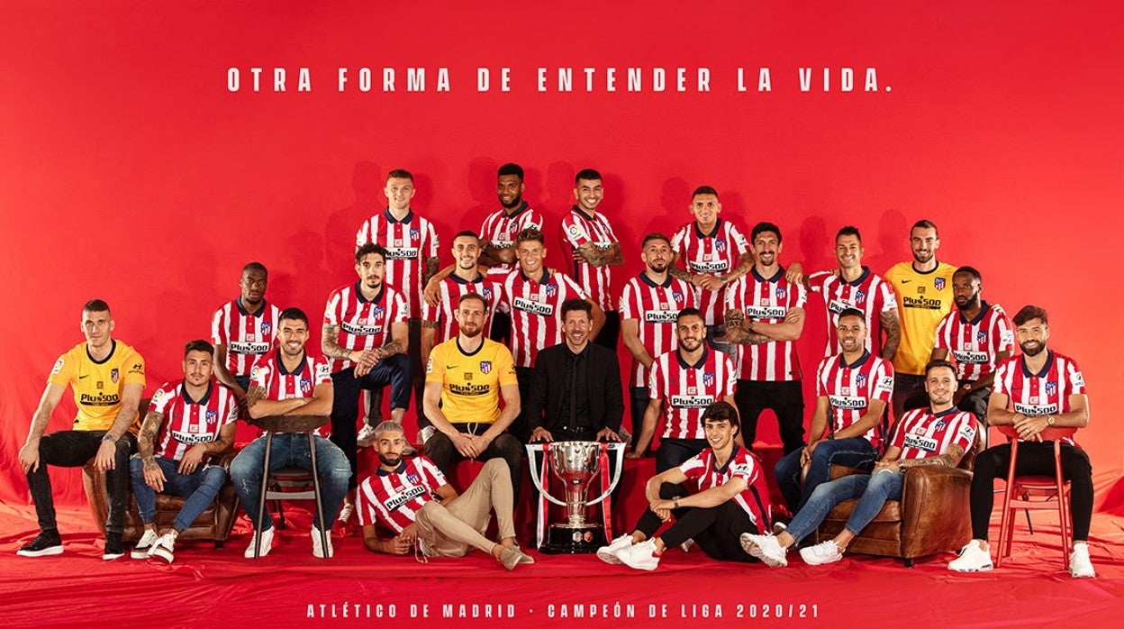 Un posado distinto para la foto de los campeones