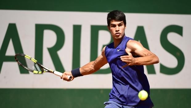 Alcaraz inicia su saga en Roland Garros