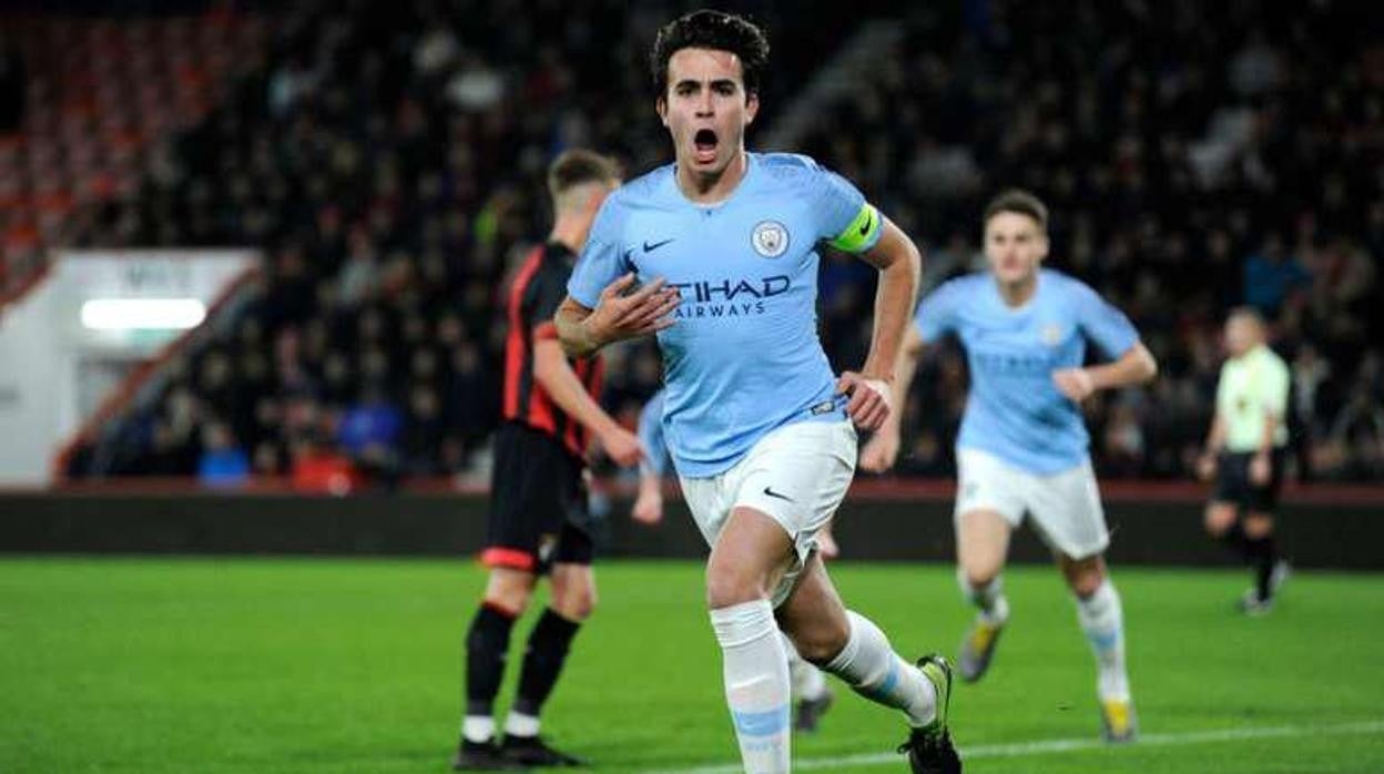 Éric García con la equipación del City