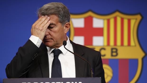 Laporta cambia el código ético del Barça para enchufar a su familia