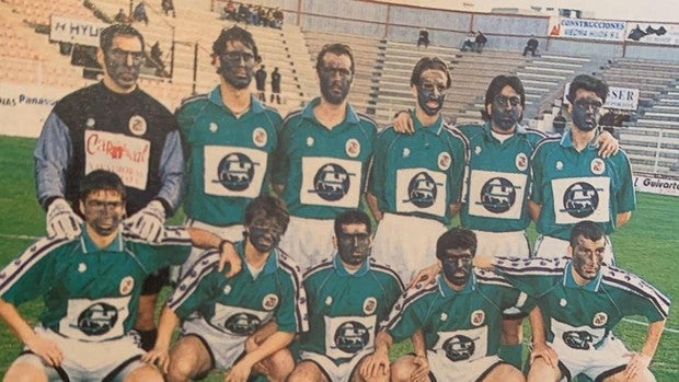 Caras pintadas de negro y un ejército de ovejas, el año del surrealismo en el fútbol español