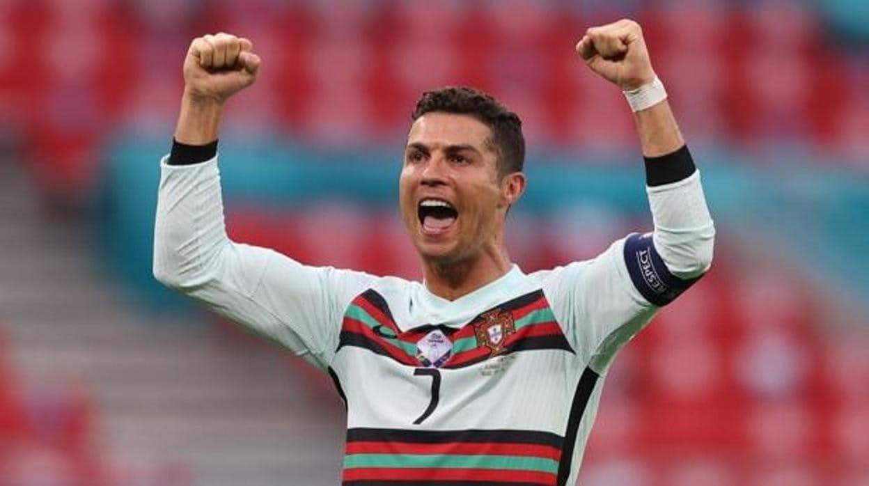 Cristiano Ronaldo en un partido con Portugal en la Eurocopa