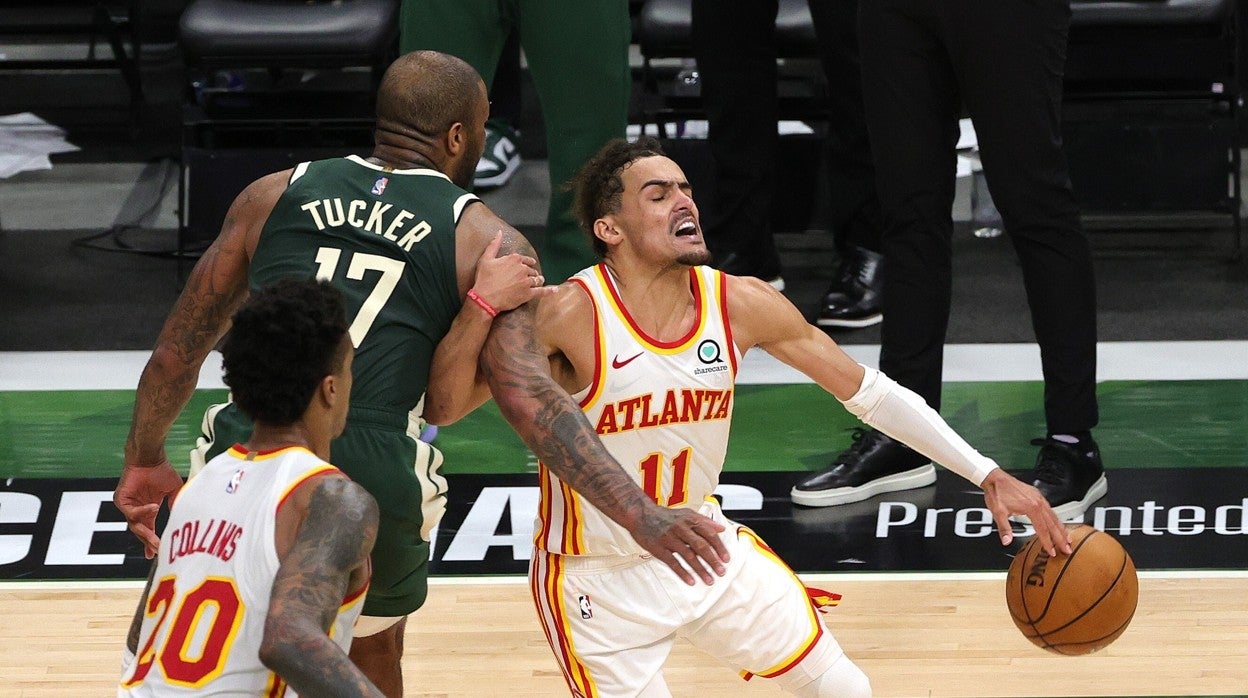 Trae Young explota con 48 puntos en el primer triunfo de Atlanta