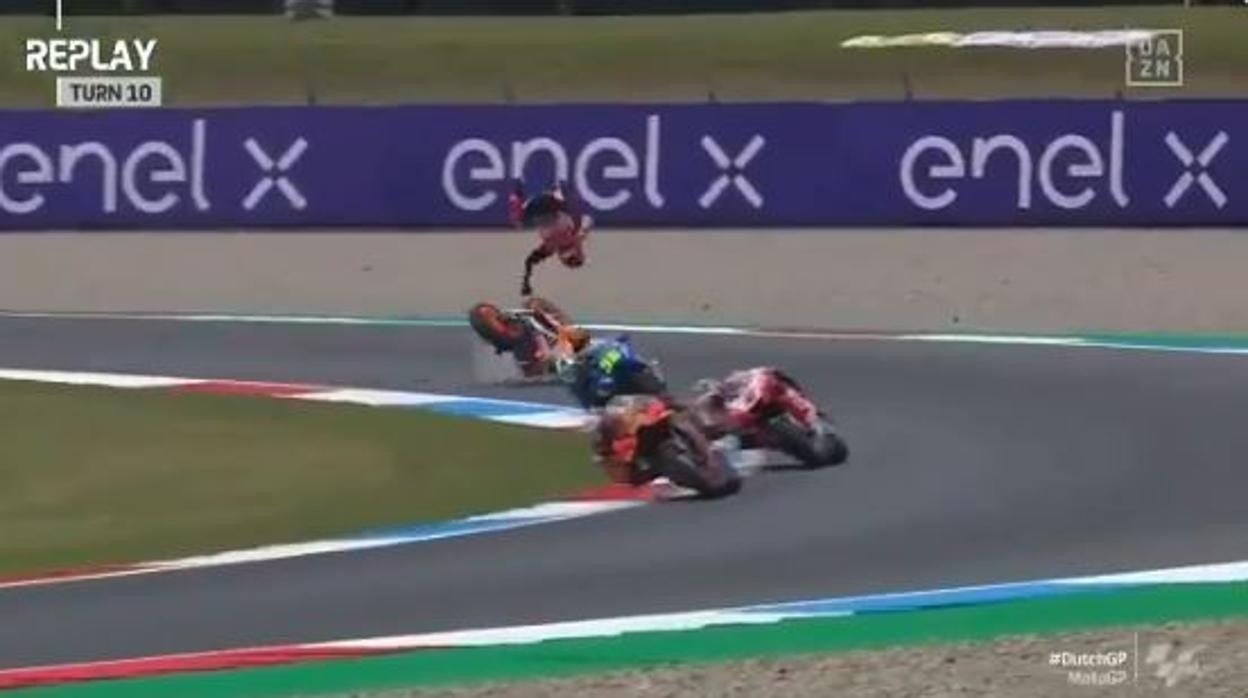 Durísima caída de Marc Márquez en Assen