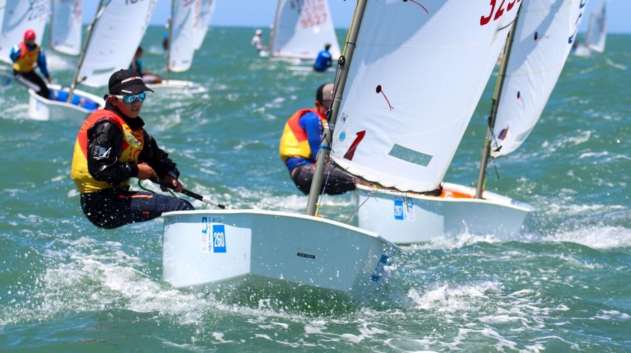 Xavier García Olle, directo al oro en el Europeo de Optimist