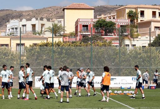 El combinado nacional, entrenando en Benidorm este viernes.