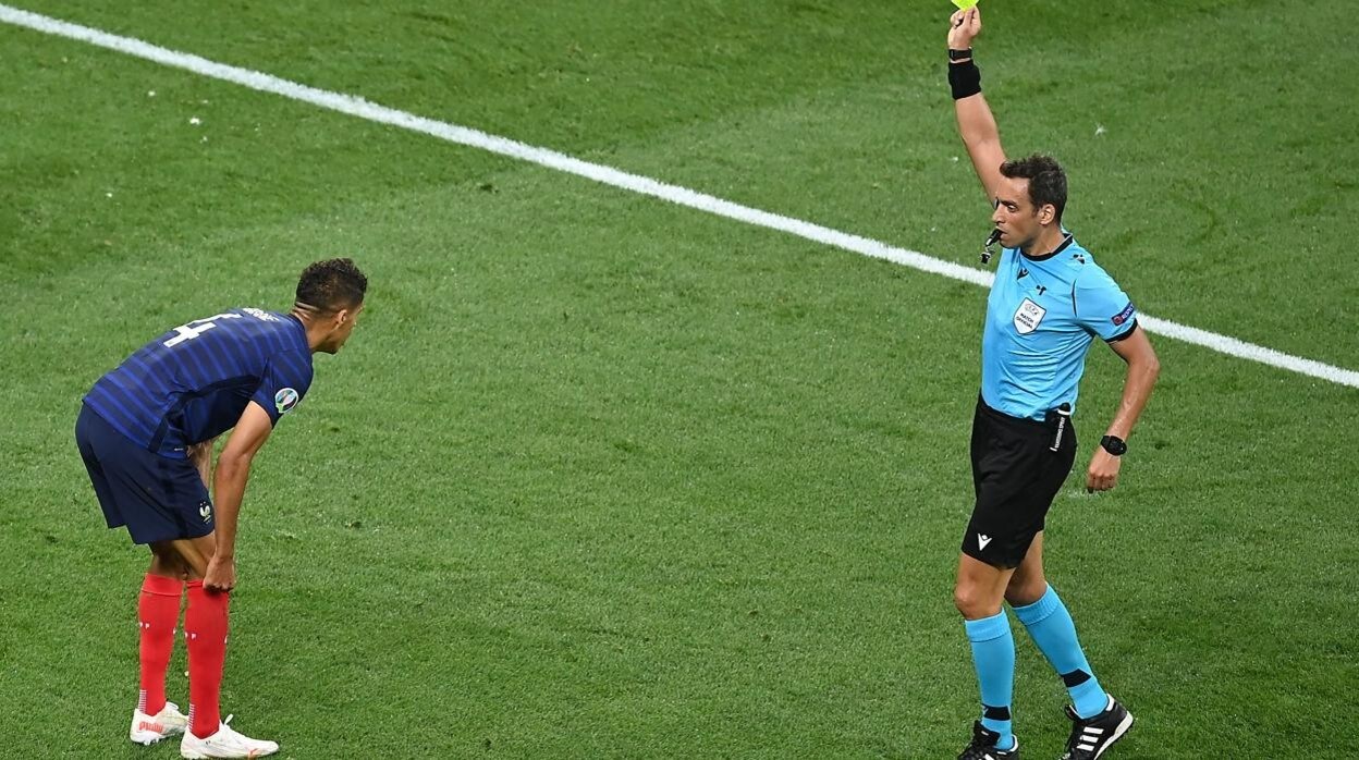 Varane, amonestado con Francia en la Eurocopa