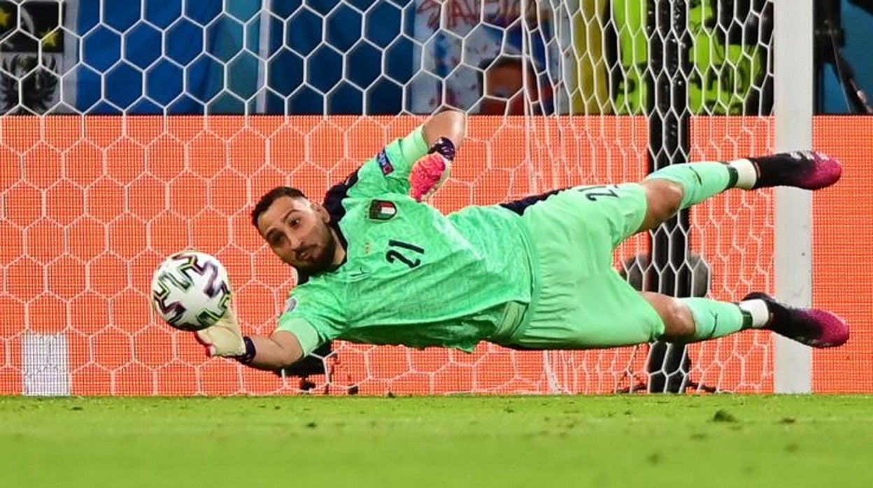 Gianluigi Donnarumma durante el partido entre Bélgica e Italia