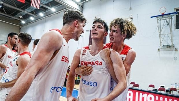 Vídeo: Espectacular canasta del gaditano Rubén Domínguez que decide el triunfo para España en el Mundial U19