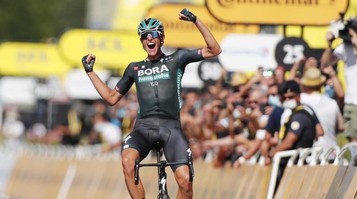 Nils Politt celebra la victoria en la duodécima etapa del Tour de Francia