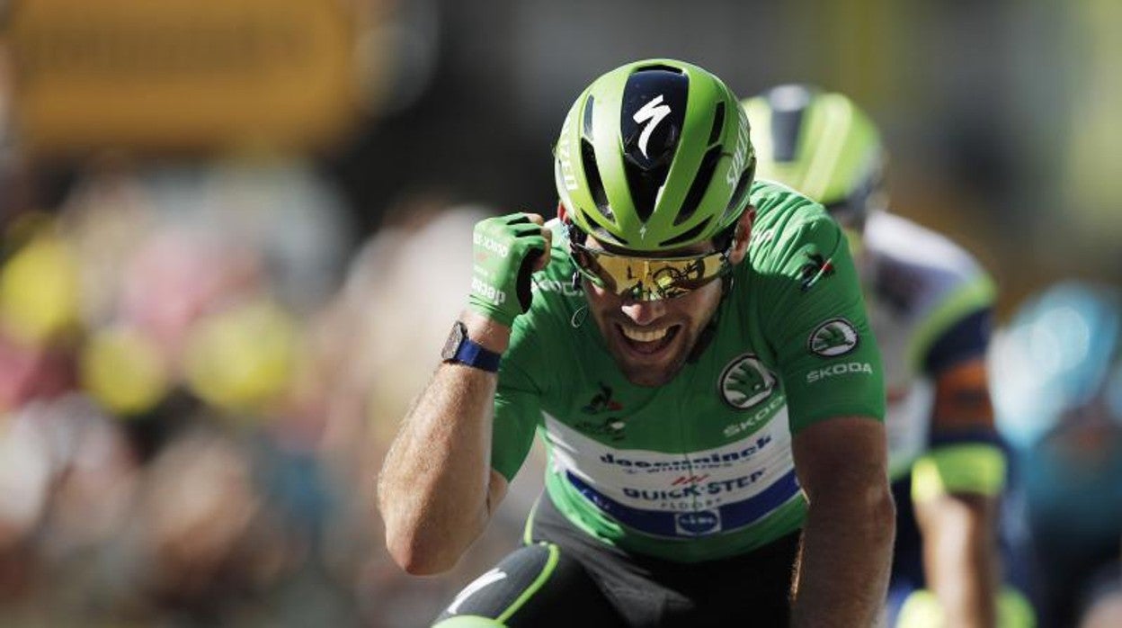 Mark Cavendish celebrando la victoria en la etapa de hoy, la decimotercera del Tour