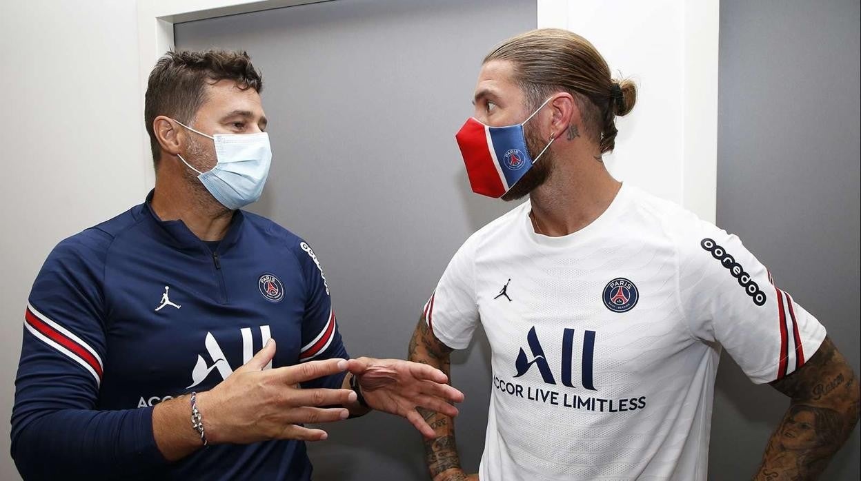 Vídeo: Sergio Ramos ya firma autógrafos como jugador del Paris Sant Germain