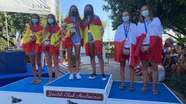 María Perelló y Marta Cardona, campeonas de mundo de 420 Juvenil