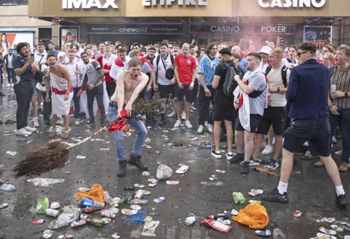 Tensión y vandalismo en los aledaños de Wembley