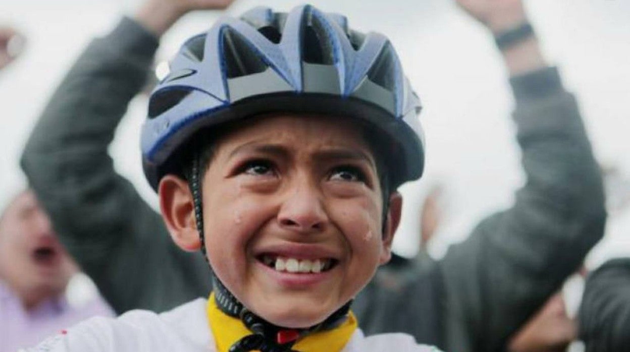 Tragedia en Colombia: muere atropellado Julián Gómez, el niño que lloró cuando Egan Bernal ganó el Tour