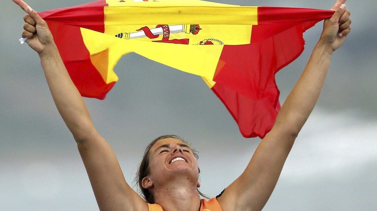 Marina Alabau, celebrando la medalla de oro en Londres