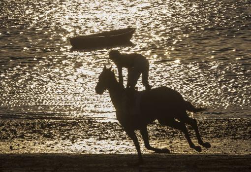 Las Carreras de Caballos de Sanlúcar dejan estampas espectaculares.