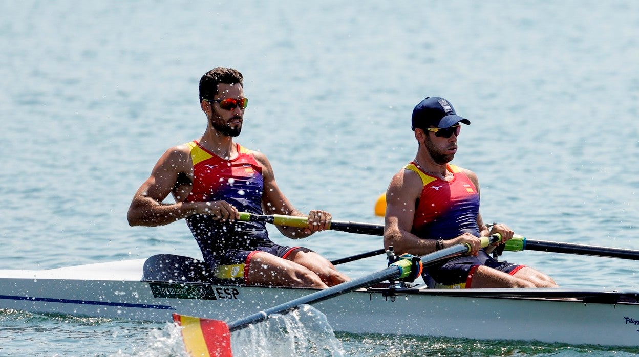 Jaime Canalejo y Javier García, en el canal de remo Sea Forest Waterway de Tokio