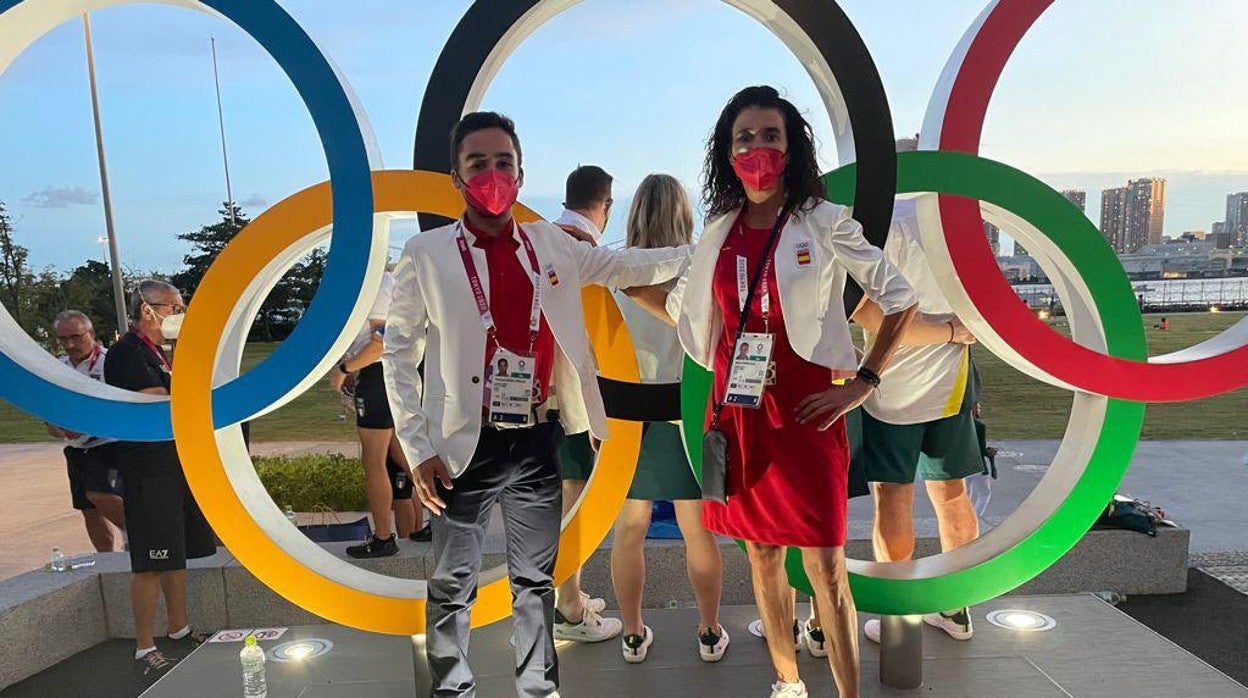 Paco Gaviño, junto a la amazona del equipo español de doma, Beatriz Ferrer-Salat