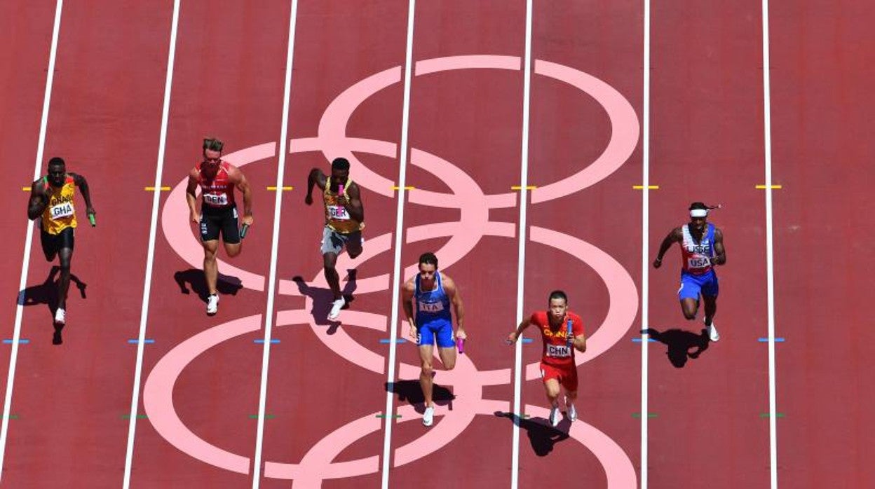 El bochorno del 4x100 estadounidense enfada a Carl Lewis: «Vergüenza total»