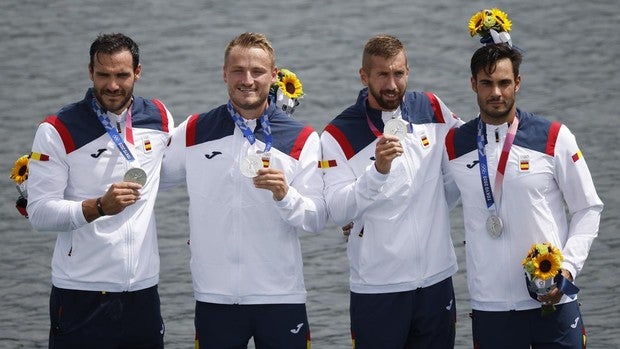 Plata para el K4 en el canal de las ostras invasoras