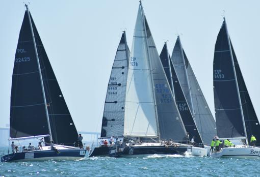 La 27ª Regata Juan de La Cosa para el ‘DE 6-Foster Swiss’ de Nacho Zalvide