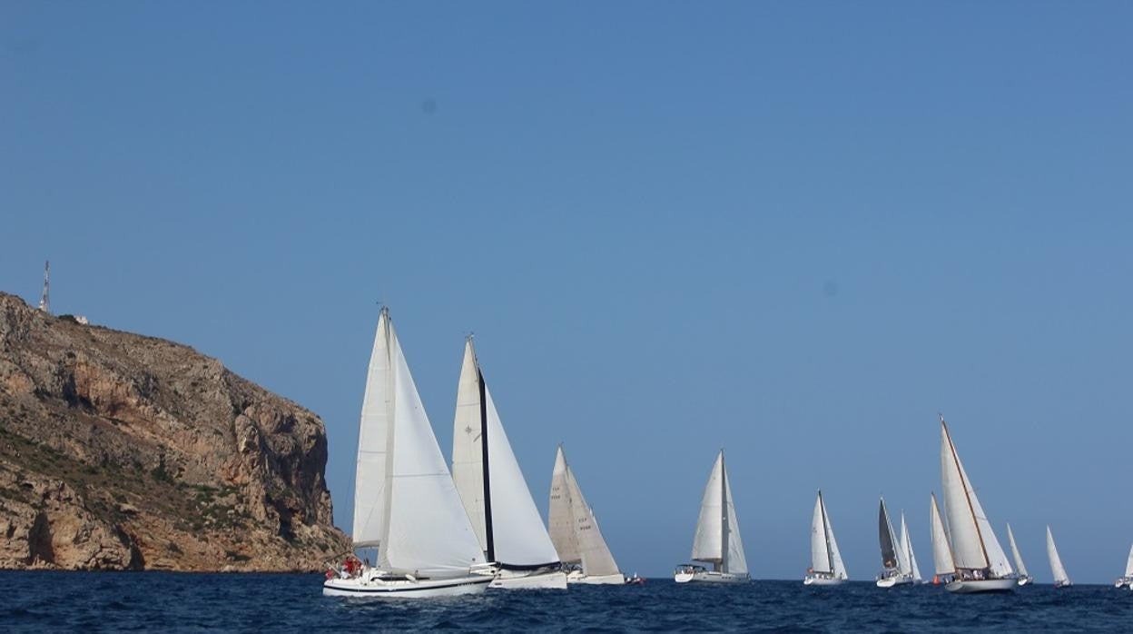 «Django», de Dominique Luna, vencedor del Trofeo Sir Thomas Lipton del Club Náutico Jávea