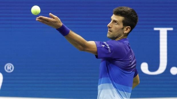 Djokovic inicia su andadura con paso firme