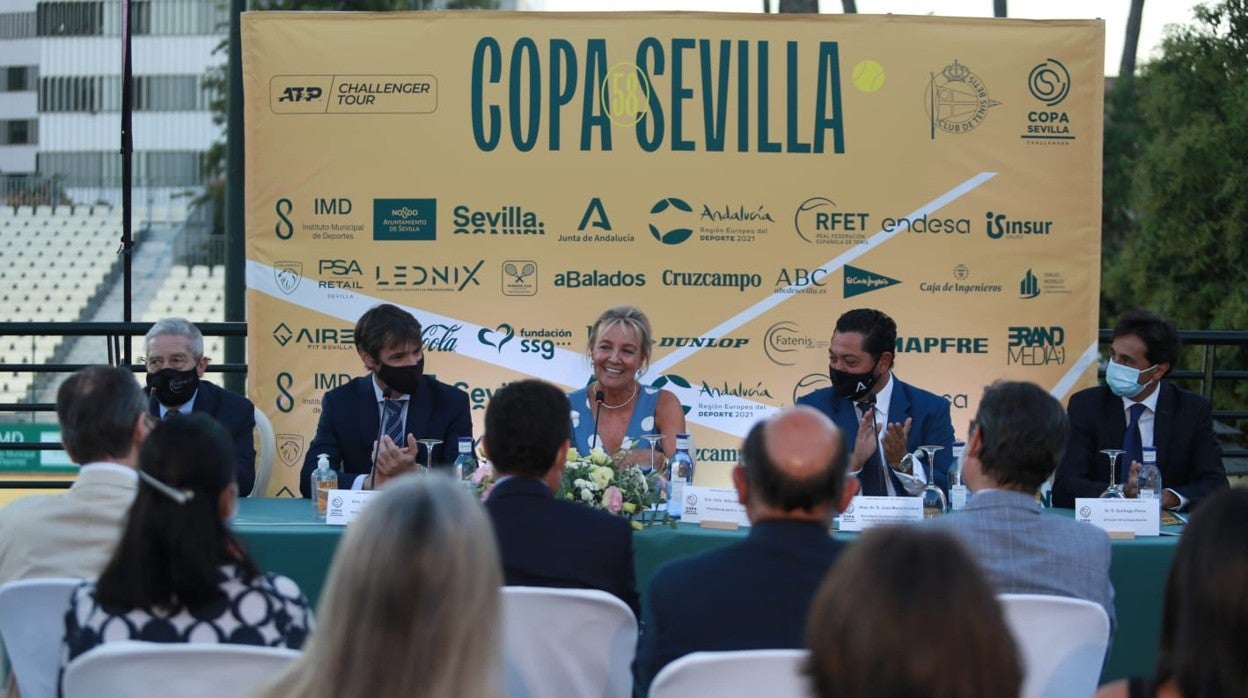 Imagen del acto de presentación de la Copa Sevilla de Tenis