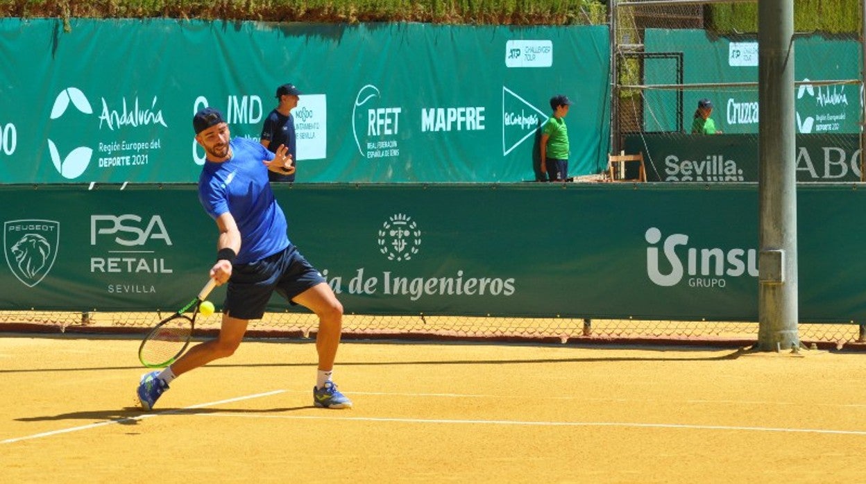 Eduard Esteve, durante un partido de la fase previa en el Real Club Tenis Betis