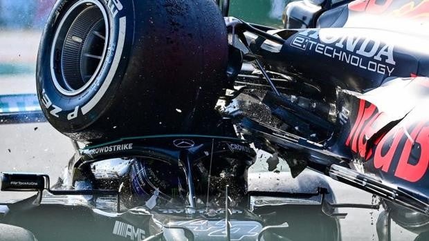 El impactante accidente entre Hamilton y Verstappen en Monza