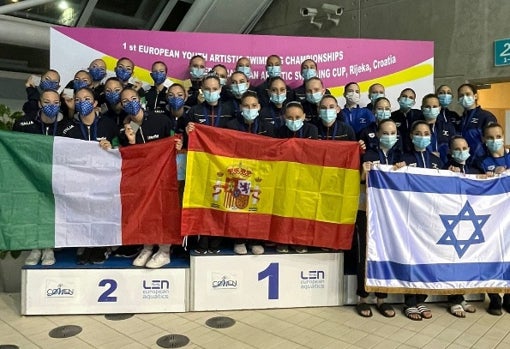 El podio de la Copa Comen de natación artística, con España en el primer escalón