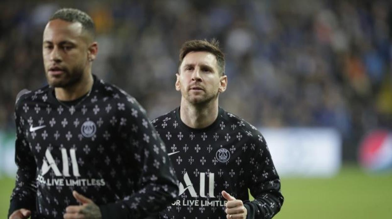 Neymar y Messi durante el calentamiento en Brujas