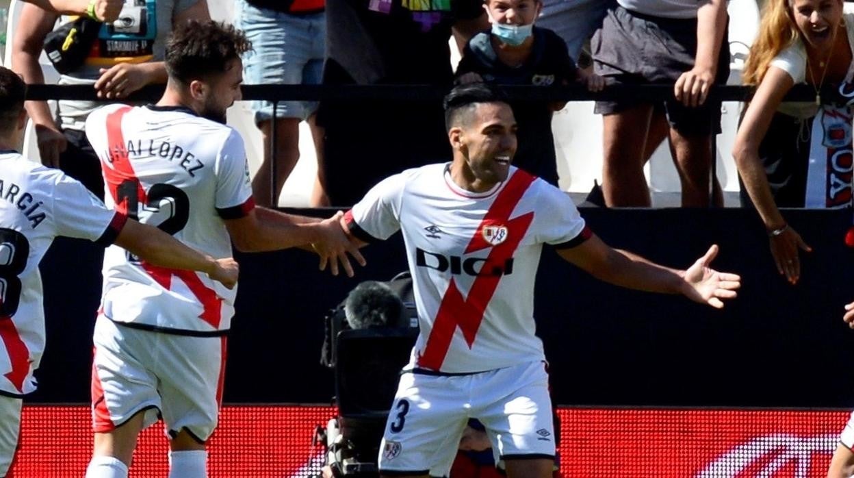 Falcao celebrando su primer gol con la camiseta del Rayo Vallecano